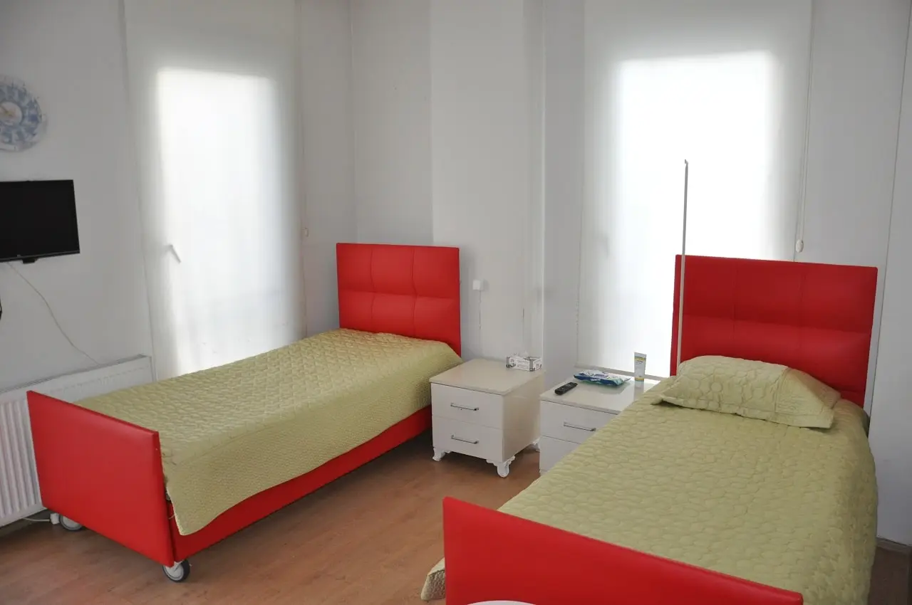 Emboli Geçirmiş Yaşlılar İçin Bakımevi